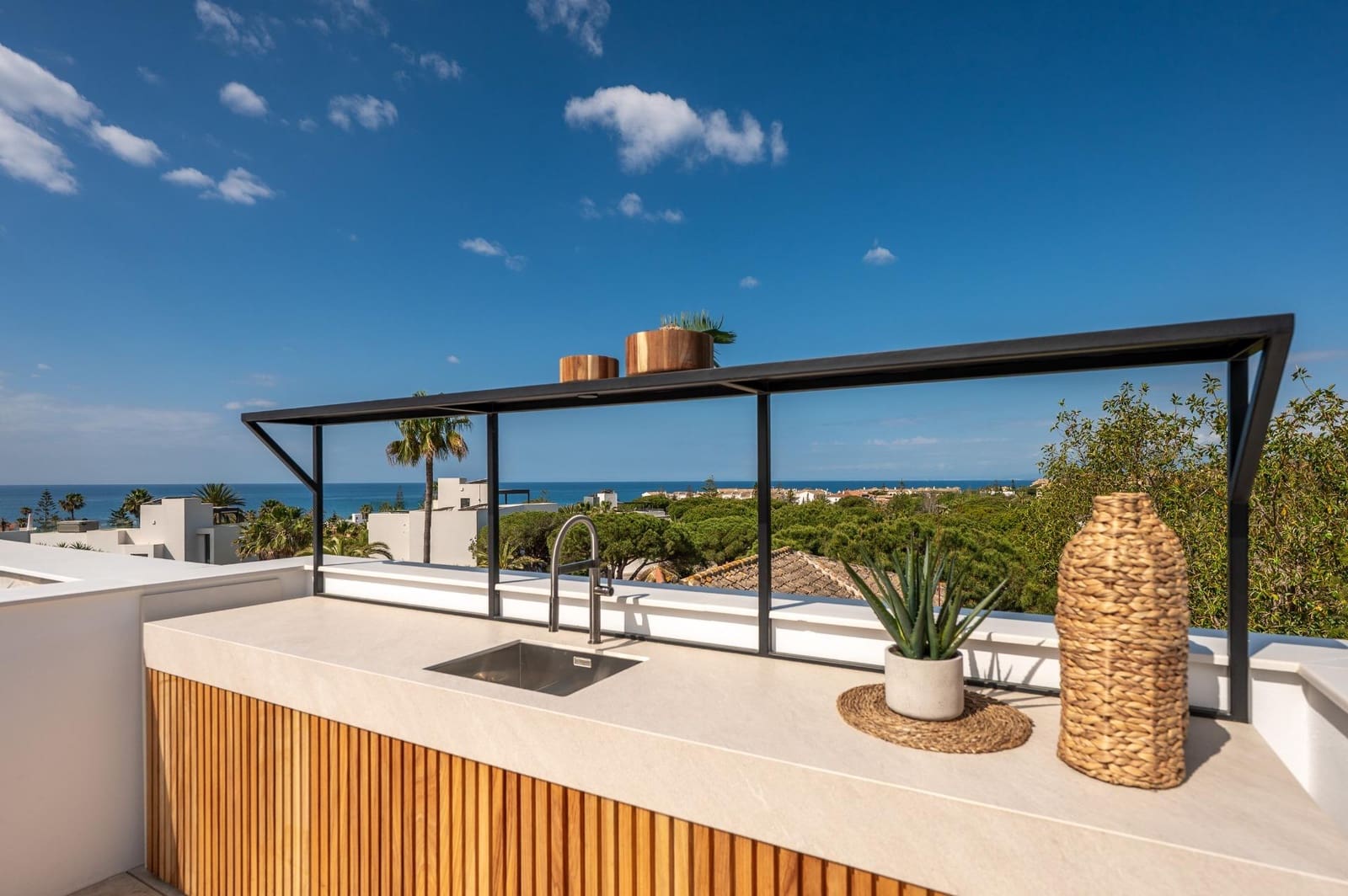6 bedroom Villa for sale in Marbella with pool garage - € 4,995,000 (Ref: 9849494)