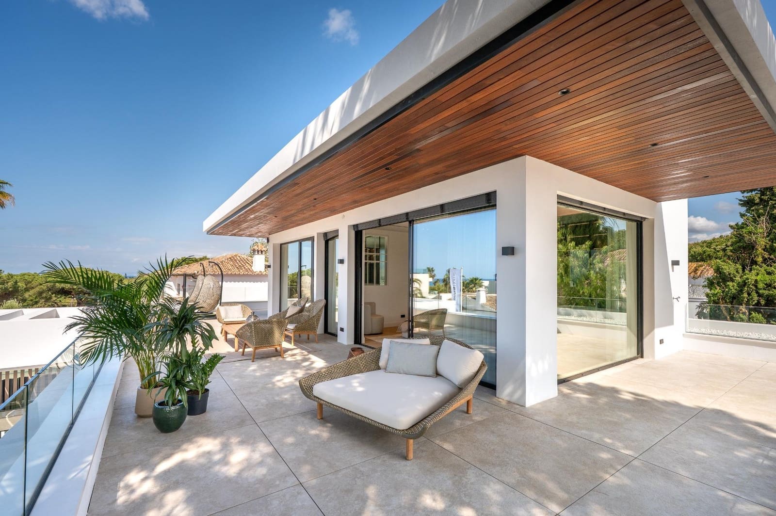 6 bedroom Villa for sale in Marbella with pool garage - € 4,995,000 (Ref: 9849494)