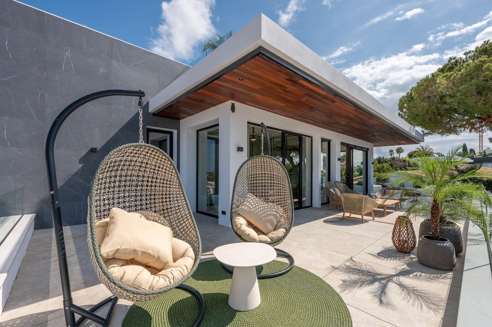 6 bedroom Villa for sale in Marbella with pool garage - € 4,995,000 (Ref: 9849494)