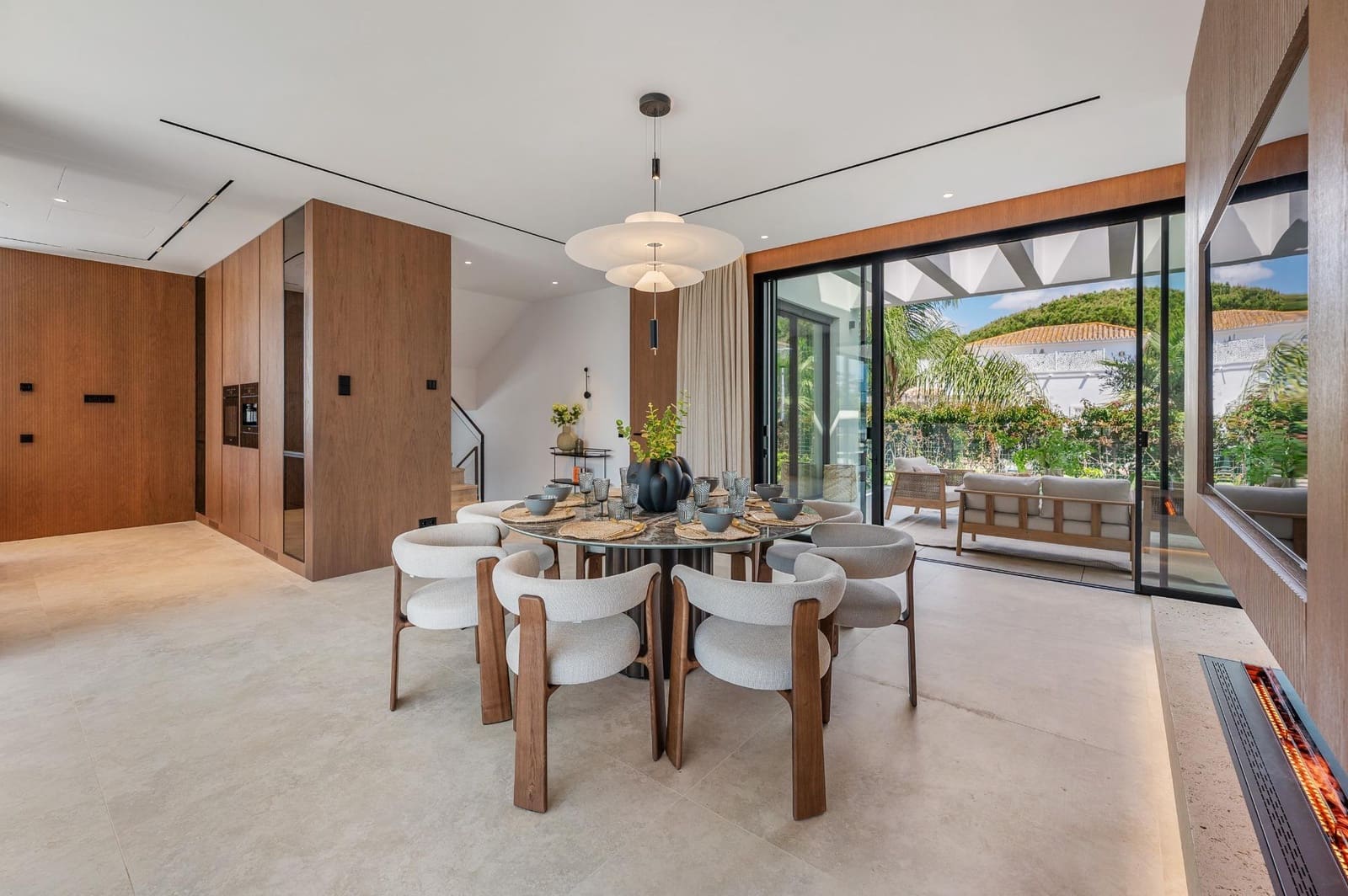 6 bedroom Villa for sale in Marbella with pool garage - € 4,995,000 (Ref: 9849494)