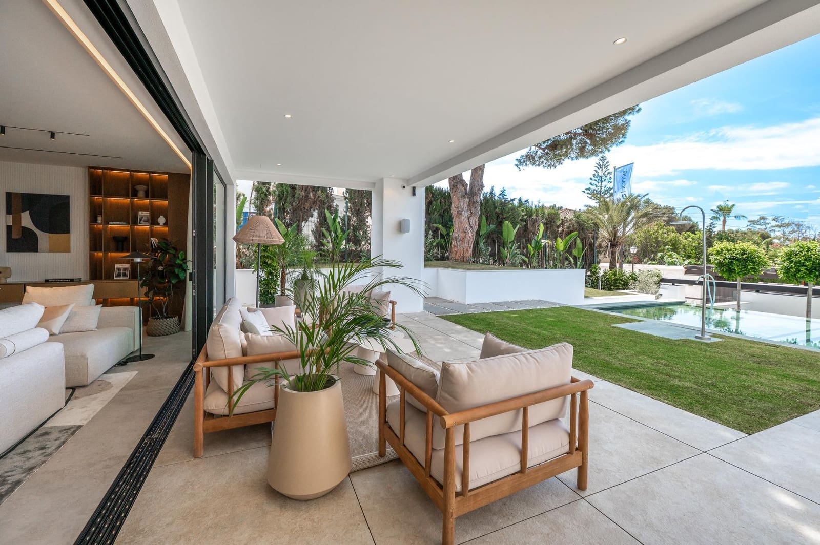 6 bedroom Villa for sale in Marbella with pool garage - € 4,995,000 (Ref: 9849494)