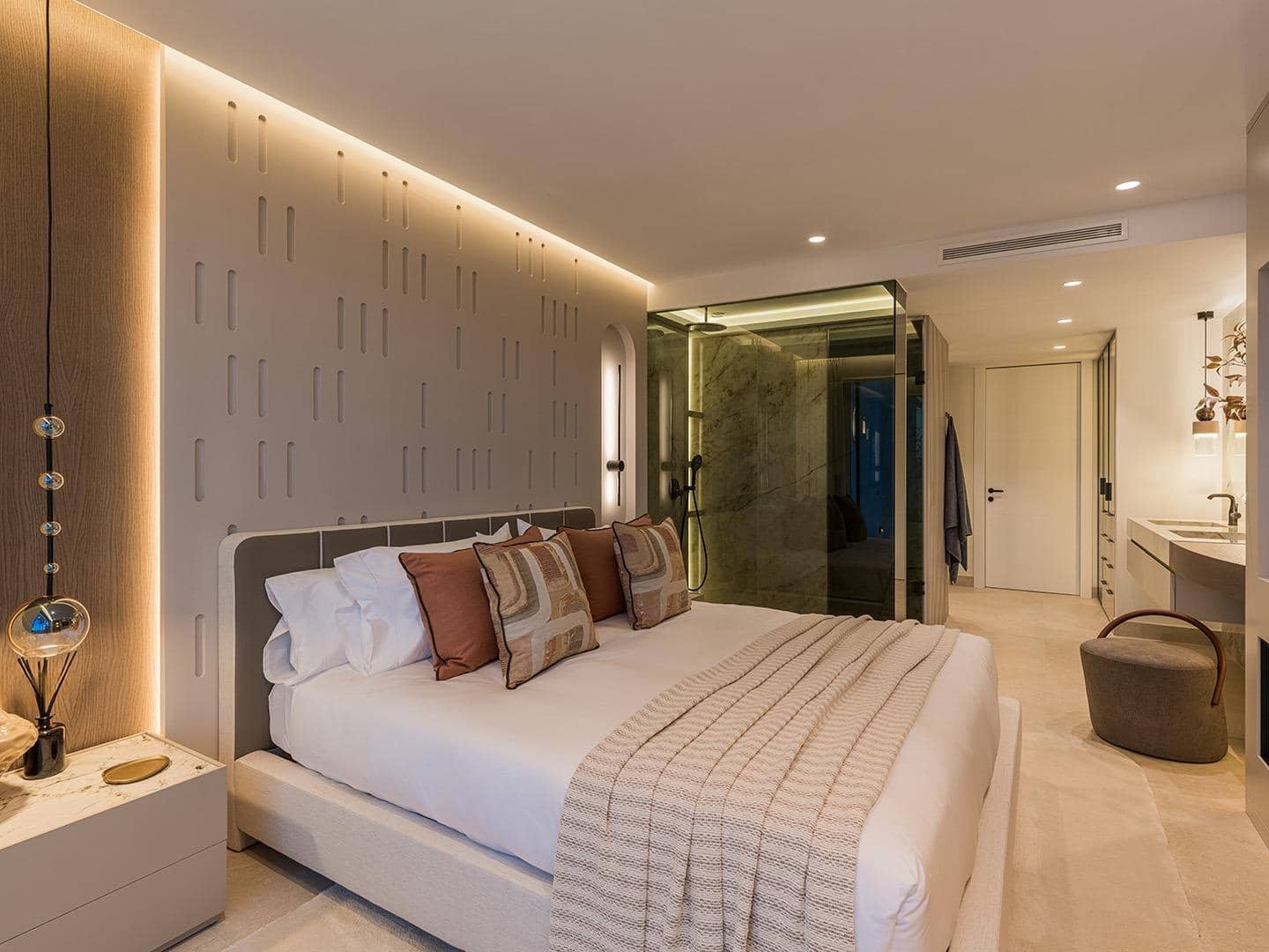 3 bedroom Apartment for sale in New Golden Mile with pool garage - € 2,995,000 (Ref: 9861955)