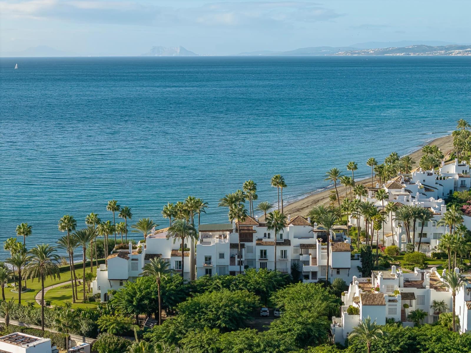 3 bedroom Apartment for sale in New Golden Mile with pool garage - € 2,995,000 (Ref: 9861955)