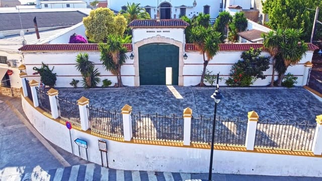 1 quarto Empresa para venda em Aguilar de la Frontera com garagem - 1 050 000 € (Ref: 9913265)