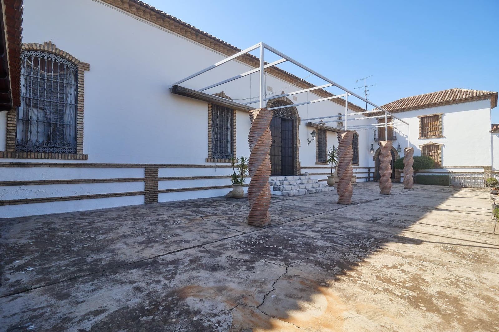 1 quarto Empresa para venda em Aguilar de la Frontera com garagem - 1 050 000 € (Ref: 9913265)