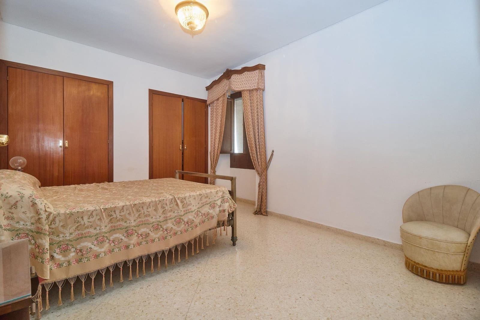 1 quarto Empresa para venda em Aguilar de la Frontera com garagem - 1 050 000 € (Ref: 9913265)