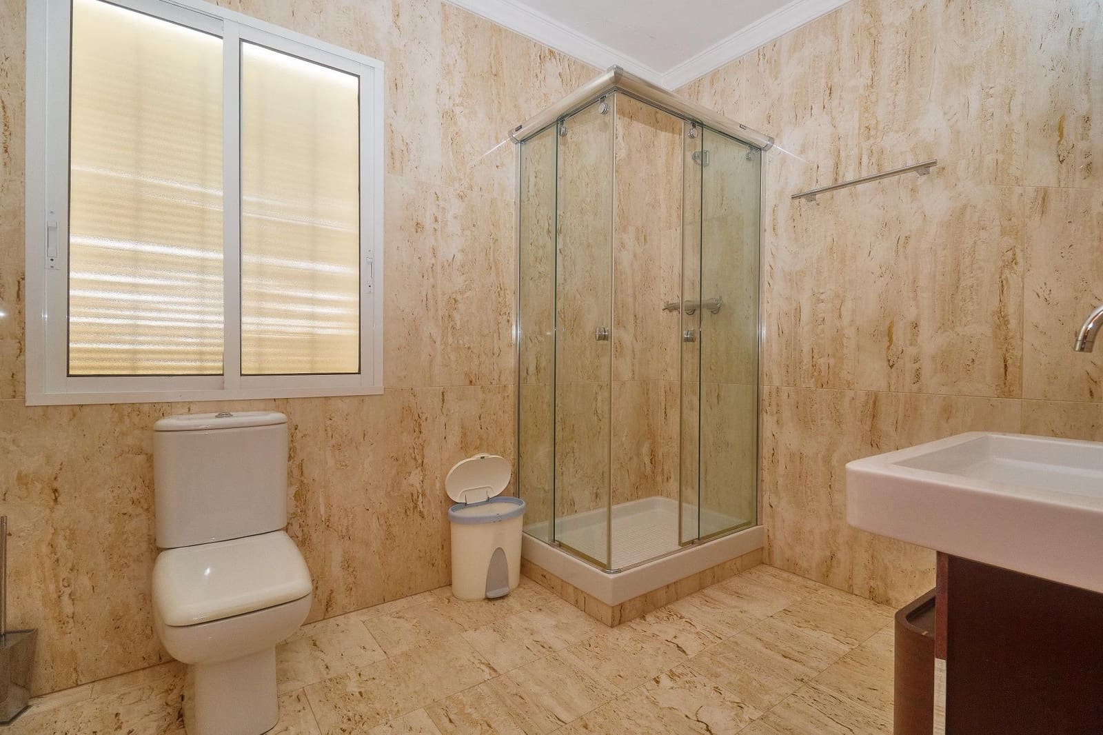 1 quarto Empresa para venda em Aguilar de la Frontera com garagem - 1 050 000 € (Ref: 9913265)