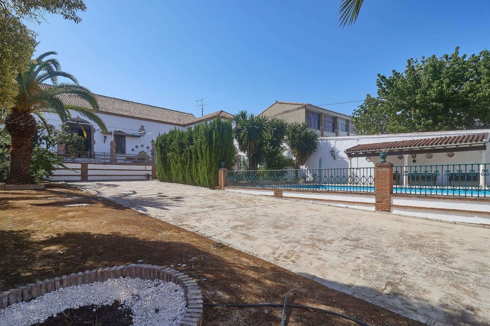 1 quarto Empresa para venda em Aguilar de la Frontera com garagem - 1 050 000 € (Ref: 9913265)