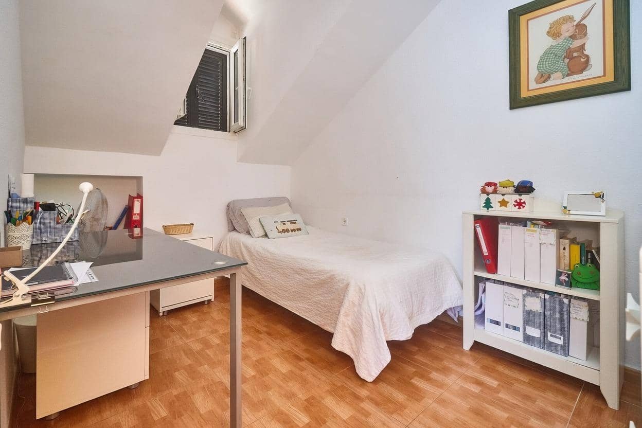 4 chambre Villa/Maison Mitoyenne à vendre à Fuengirola avec piscine - 690 000 € (Ref: 9913267)