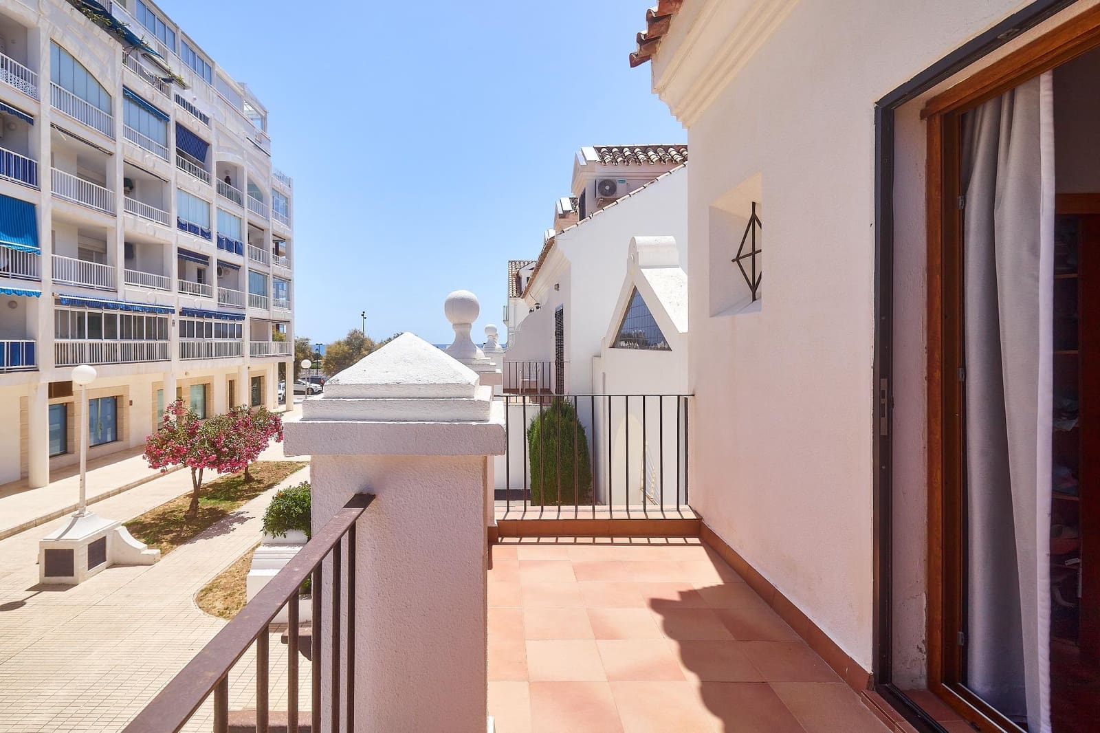 4 chambre Villa/Maison Mitoyenne à vendre à Fuengirola avec piscine - 690 000 € (Ref: 9913267)