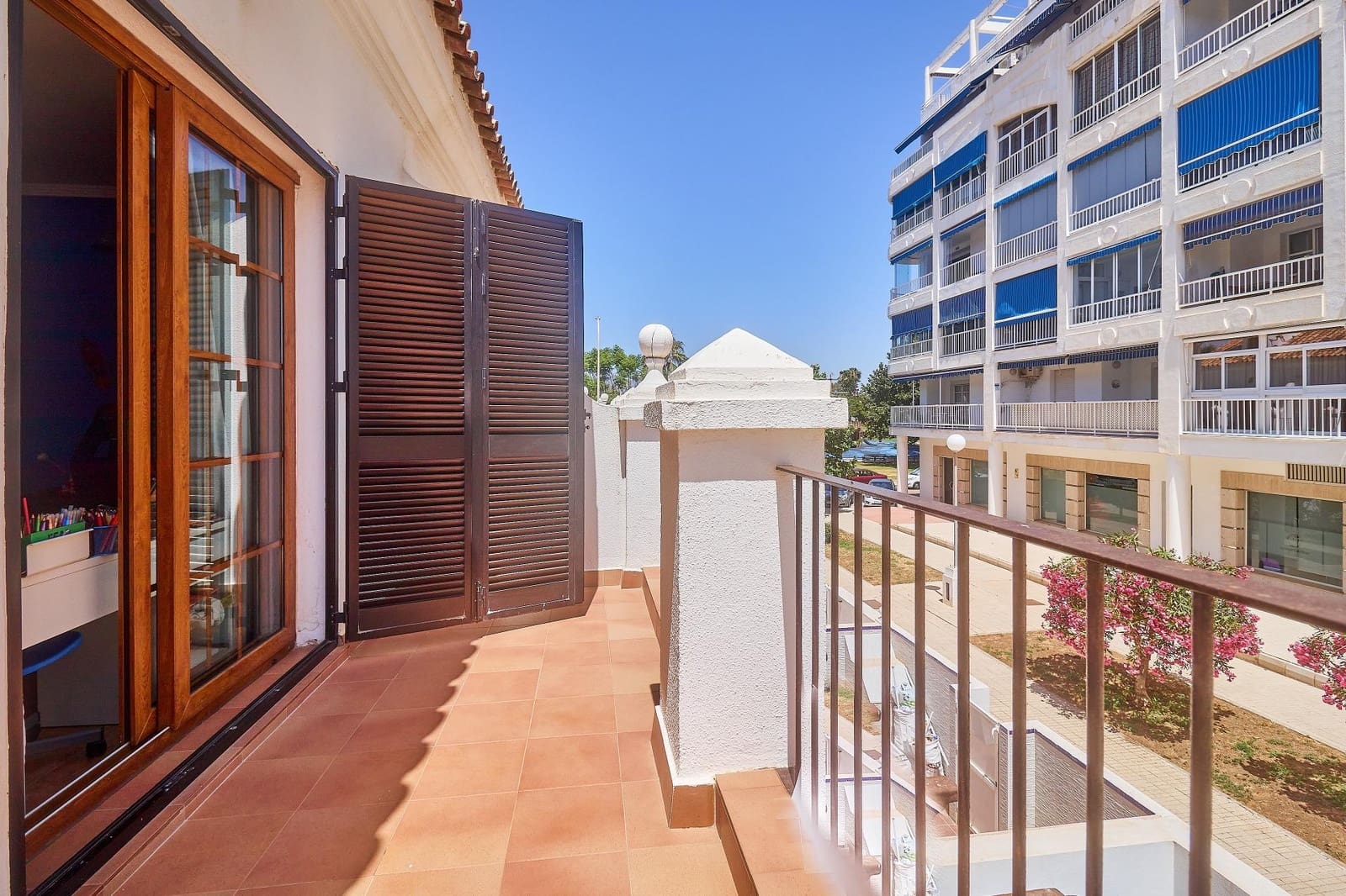 4 chambre Villa/Maison Mitoyenne à vendre à Fuengirola avec piscine - 690 000 € (Ref: 9913267)
