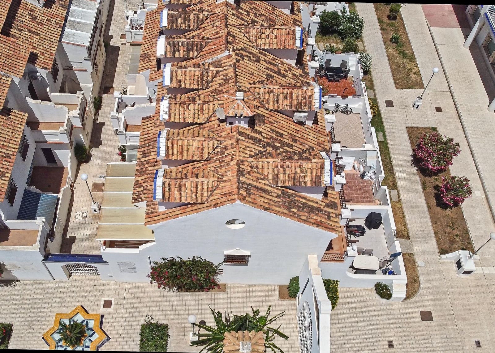 4 chambre Villa/Maison Mitoyenne à vendre à Fuengirola avec piscine - 690 000 € (Ref: 9913267)