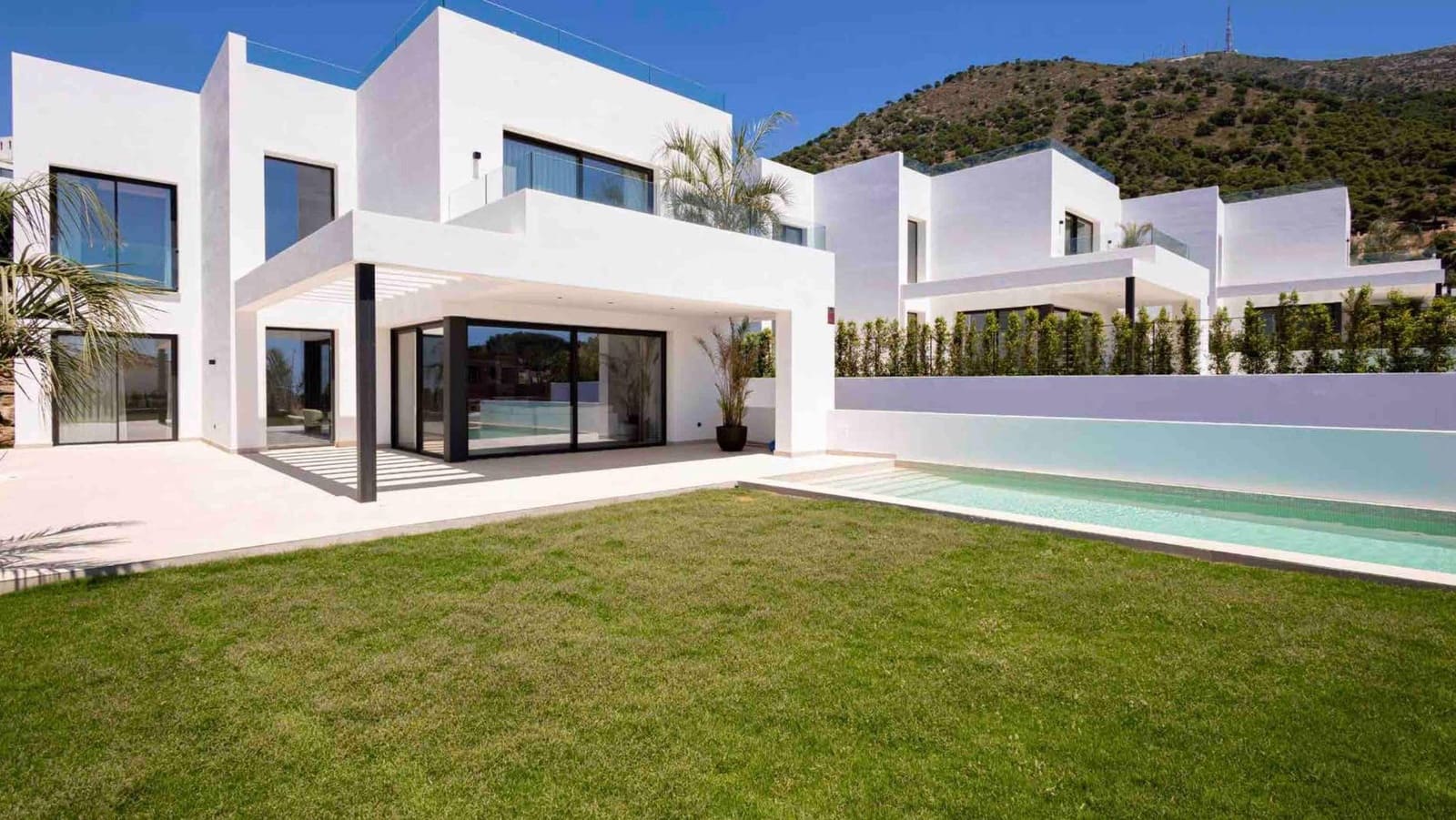 4 soverom Villa til salgs i Mijas med svømmebasseng garasje - € 1 965 000 (Ref: 9931564)