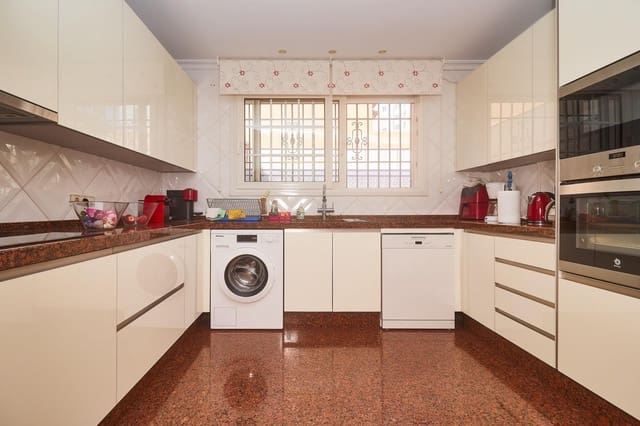 5 quarto Moradia para venda em Fuengirola - 895 000 € (Ref: 9940058)