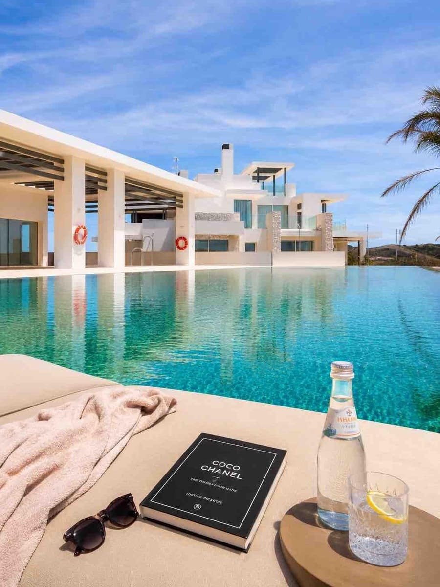 3 soveværelse Lejlighed til salg i La Mairena med swimmingpool garage - € 985.000 (Ref: 9985051)