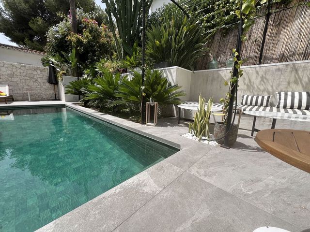 4 sovrum Villa till salu i Nueva Andalucia, Marbella med pool garage - 1 500 000 € (Ref: 10110461)