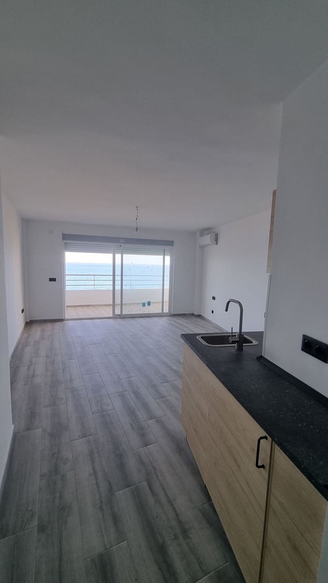 Huoneisto myytävänä paikassa Calahonda mukana uima-altaan - 370 000 € (Ref: 10110462)