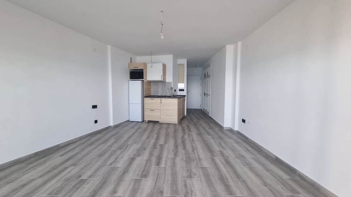 Huoneisto myytävänä paikassa Calahonda mukana uima-altaan - 370 000 € (Ref: 10110462)