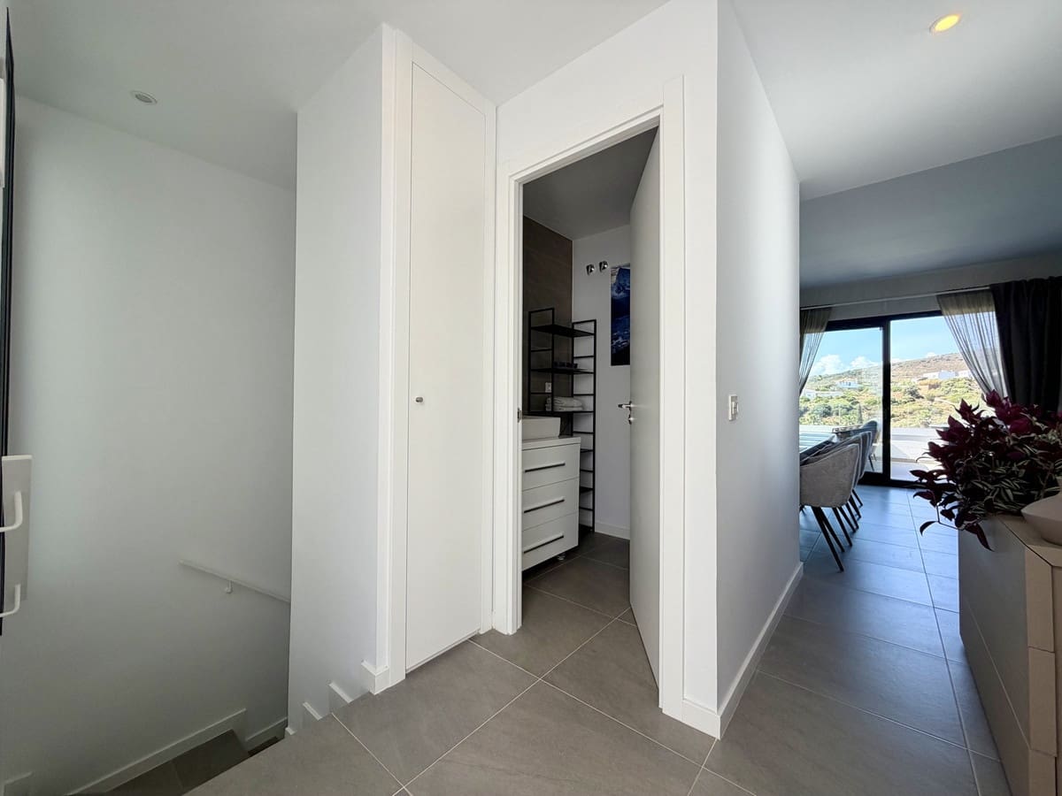 3 slaapkamer Appartement te koop in Manilva met zwembad garage - € 460.000 (Ref: 10111241)