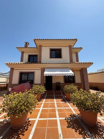 4 soveværelse Villa til salg i Casabermeja med garage - € 449.000 (Ref: 10168006)