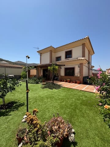 4 soveværelse Villa til salg i Casabermeja med garage - € 449.000 (Ref: 10168006)