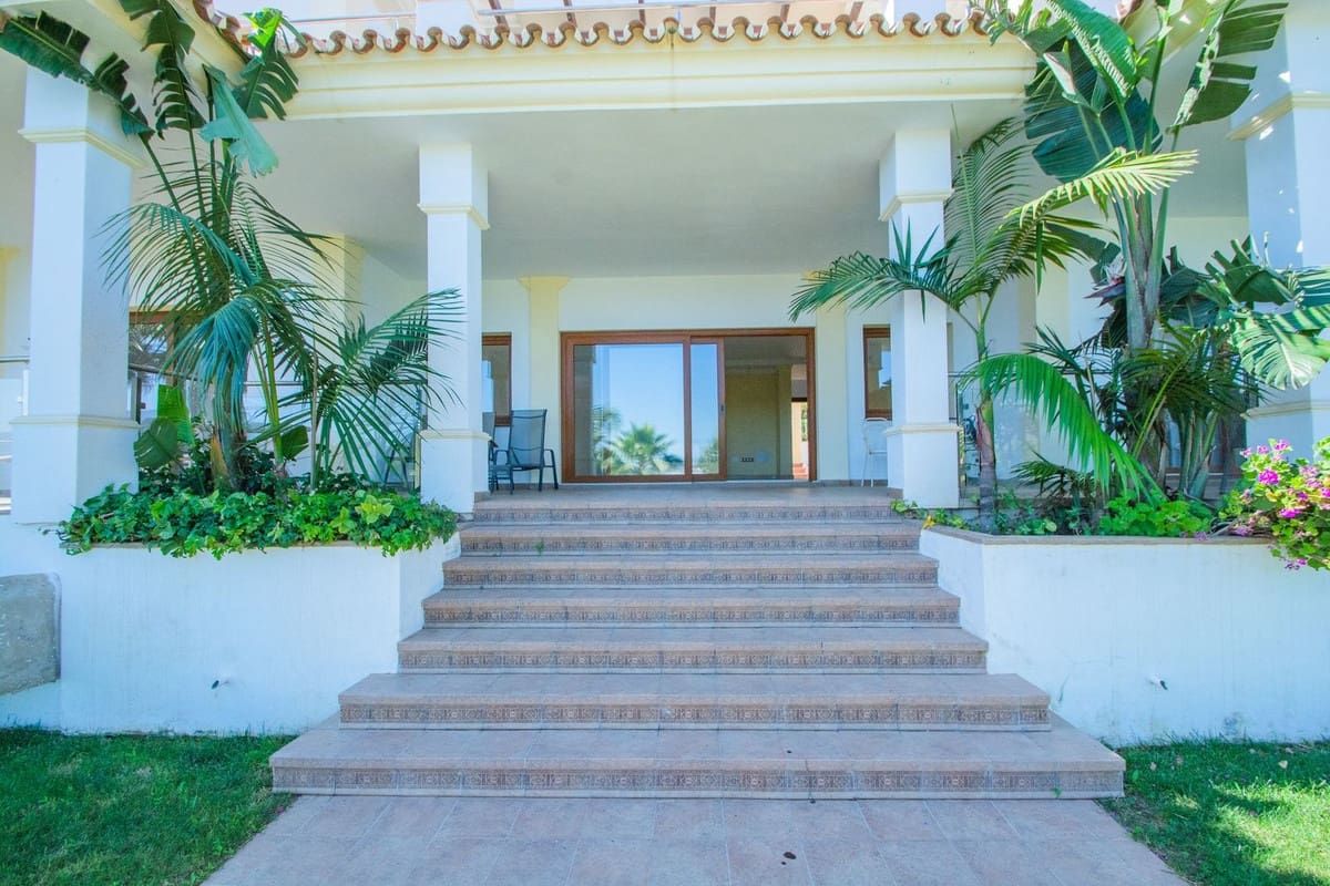 5 soverom Villa til salgs i La Cala Golf med svømmebasseng garasje - € 1 350 000 (Ref: 10173068)