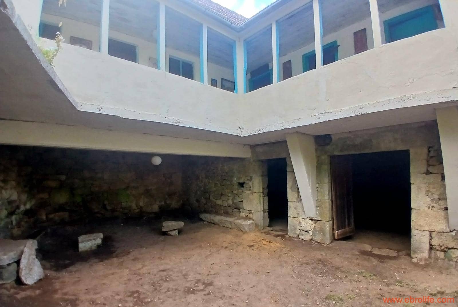 4 bedroom Finca/Country House for sale in Ribadavia - € 65,000 (Ref: 10018758)