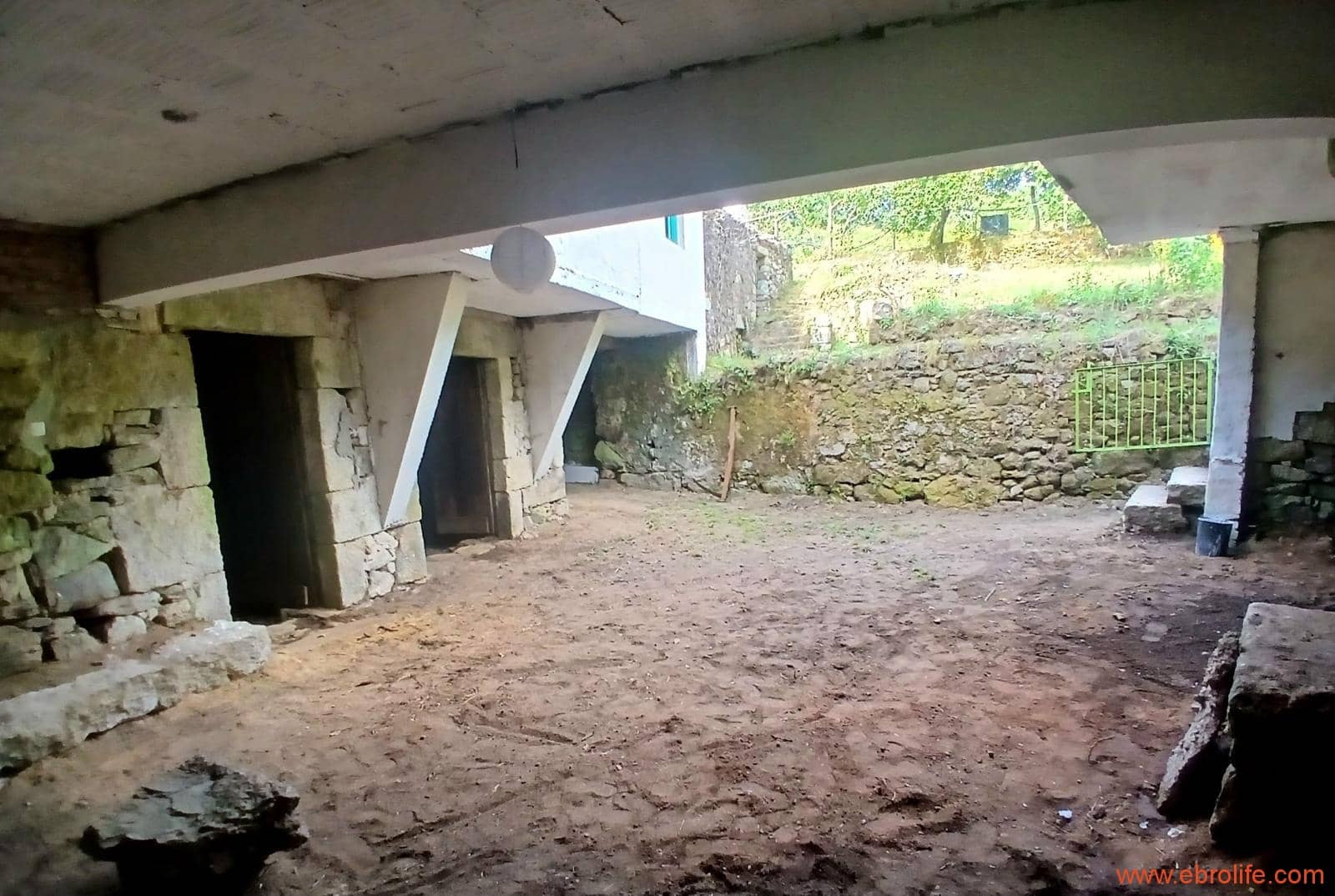 4 bedroom Finca/Country House for sale in Ribadavia - € 65,000 (Ref: 10018758)