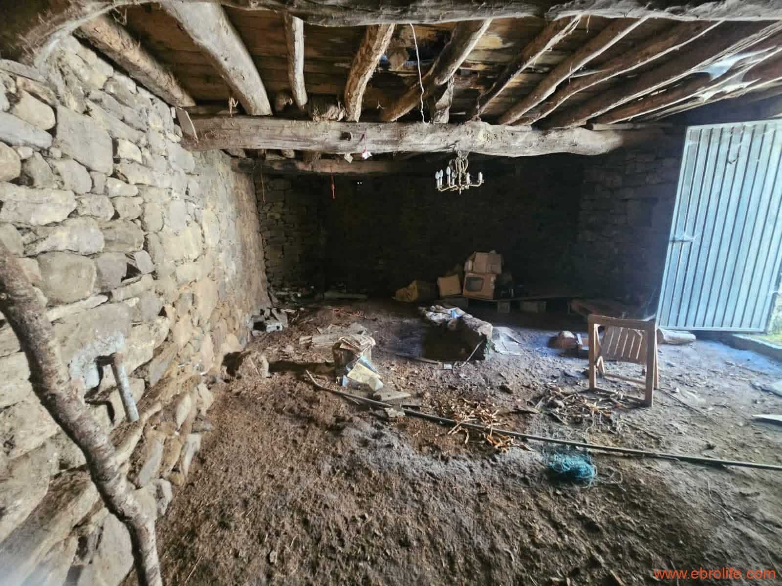 4 bedroom Finca/Country House for sale in Ribadavia - € 65,000 (Ref: 10018758)