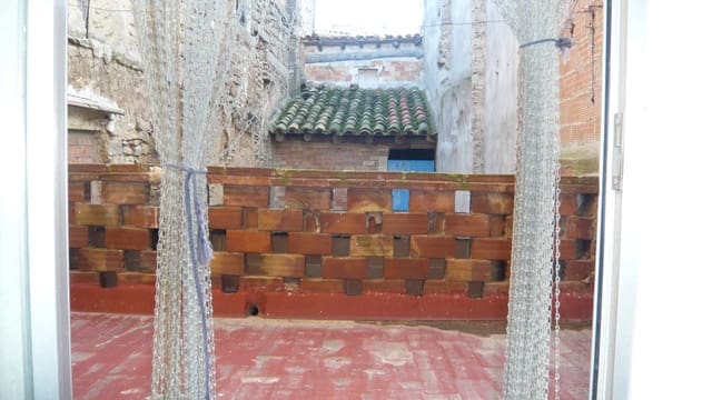 2 bedroom Townhouse for sale in Maella with garage - € 49,000 (Ref: 5742823)
