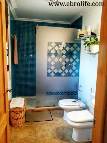 6 bedroom Villa for sale in Caspe with garage - € 700,000 (Ref: 5742929)