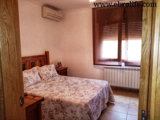 6 bedroom Villa for sale in Caspe with garage - € 700,000 (Ref: 5742929)