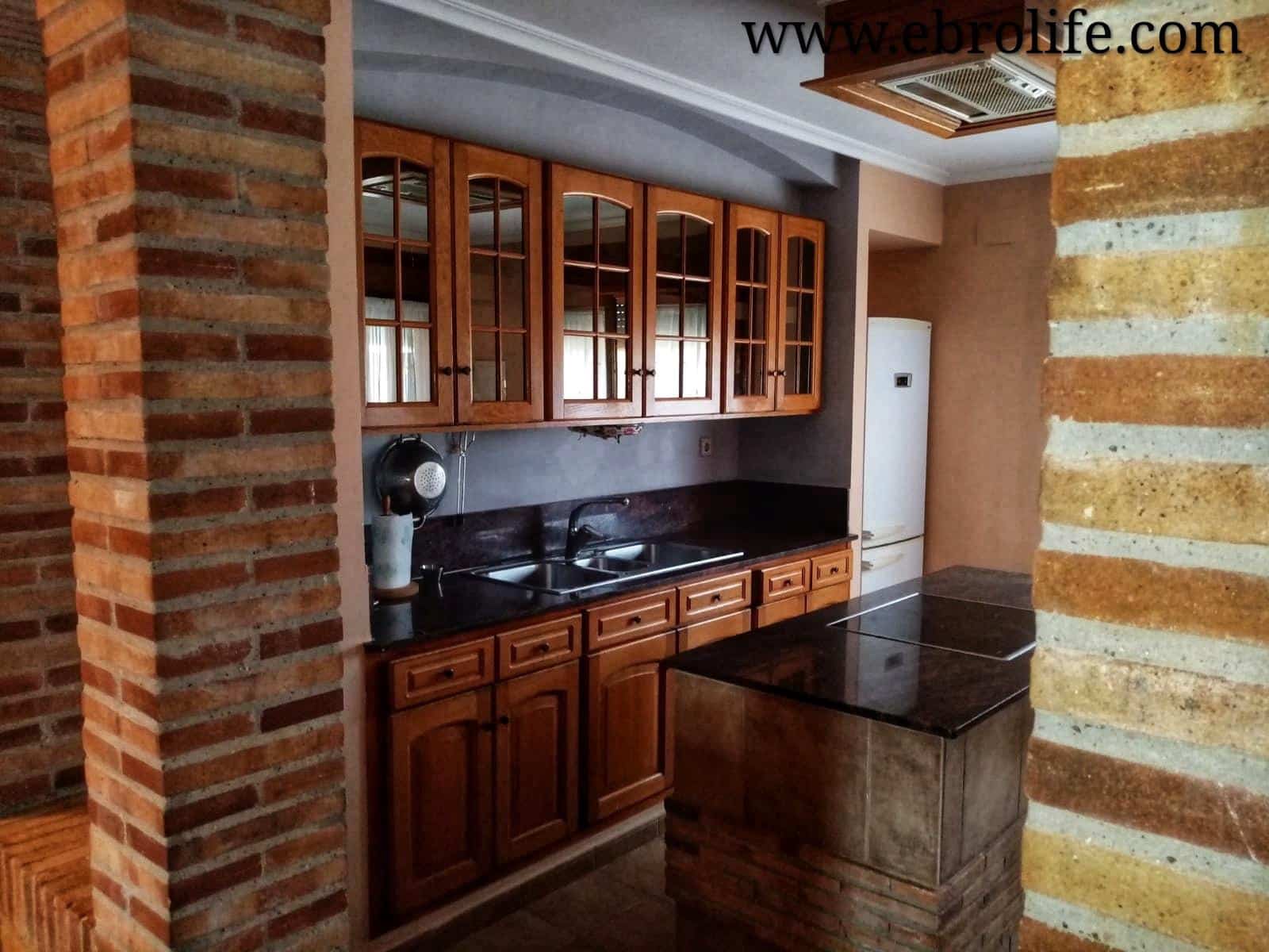 6 soverom Villa til salgs i Caspe med garasje - € 700 000 (Ref: 5742929)