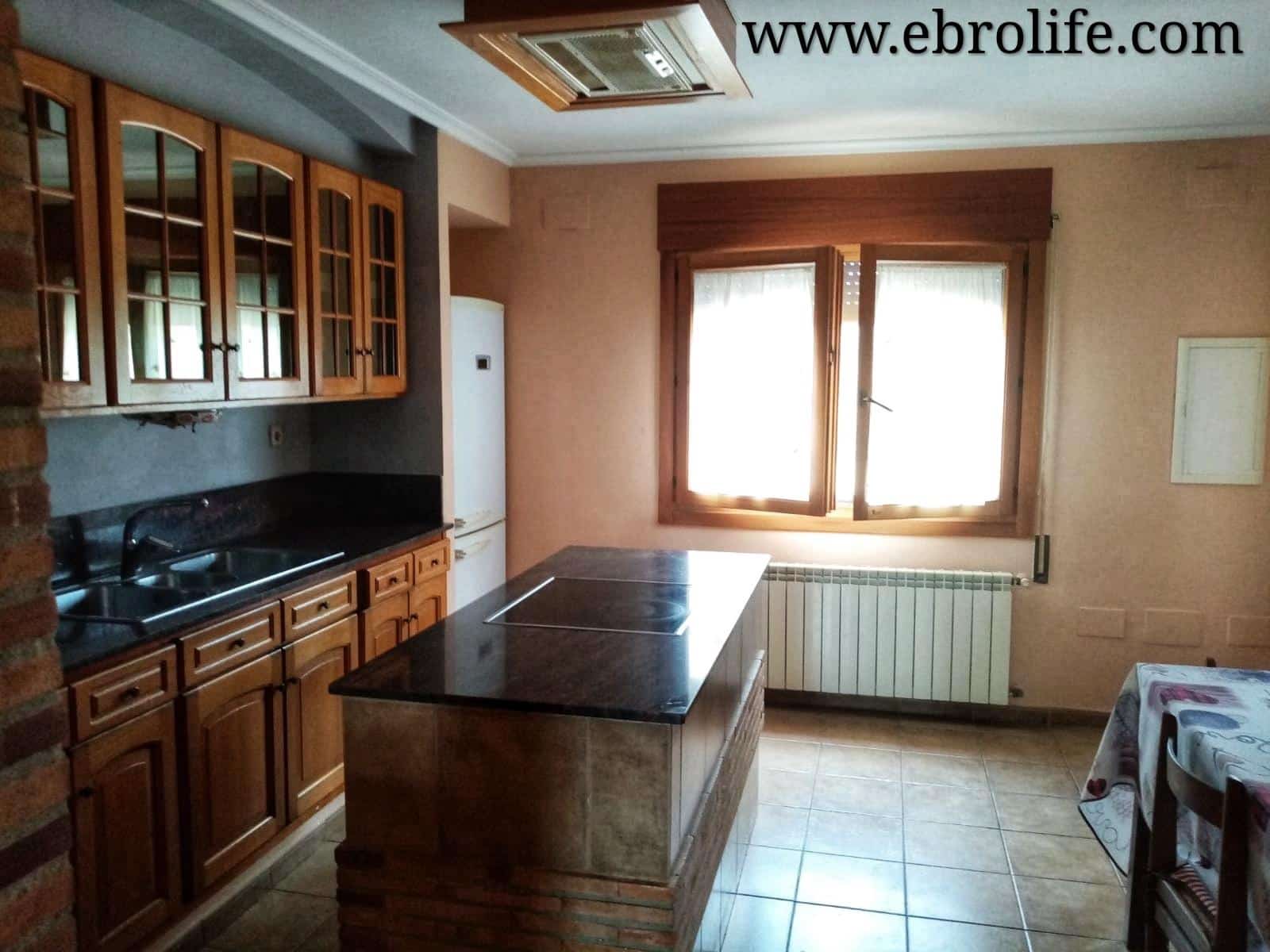 6 soverom Villa til salgs i Caspe med garasje - € 700 000 (Ref: 5742929)