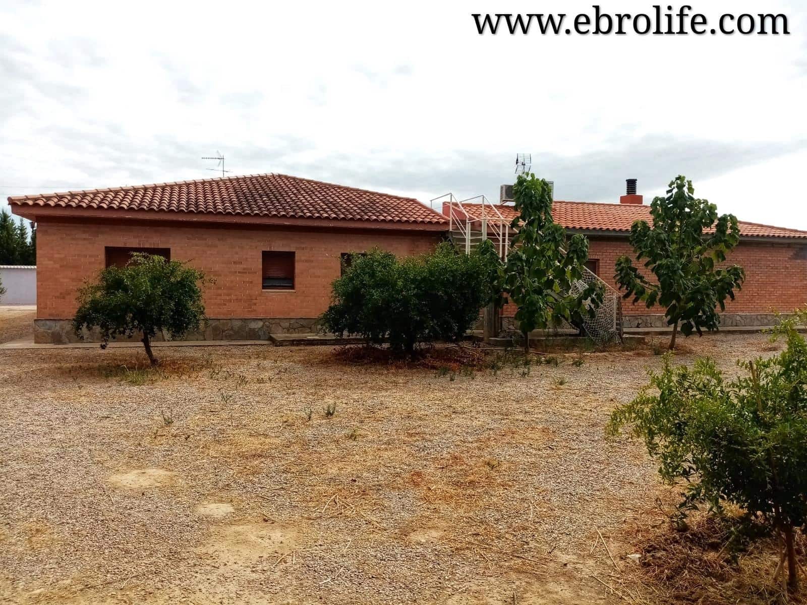 6 soverom Villa til salgs i Caspe med garasje - € 700 000 (Ref: 5742929)