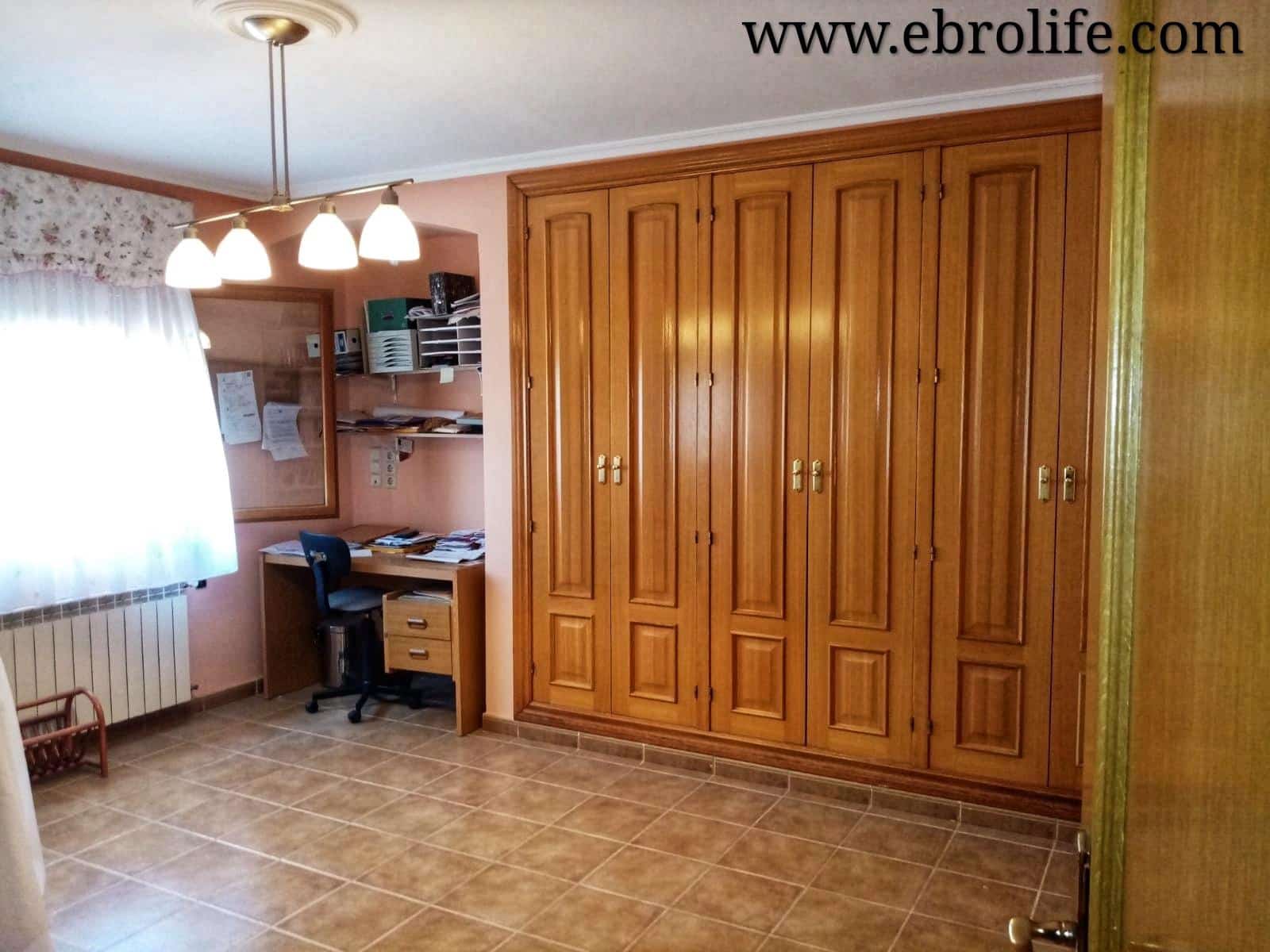 6 soverom Villa til salgs i Caspe med garasje - € 700 000 (Ref: 5742929)