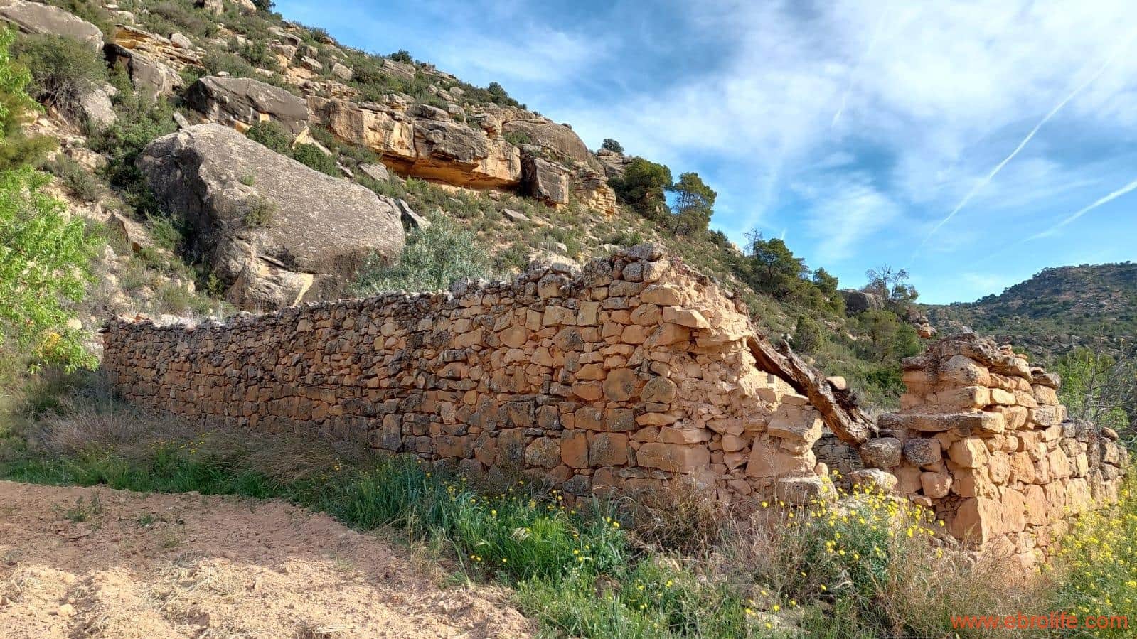 Finca/Landehus til salg i Alcaniz - € 36.000 (Ref: 7744517)