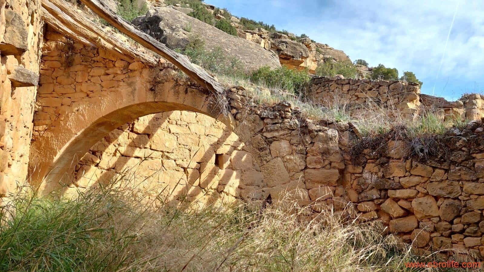 Finca/Landehus til salg i Alcaniz - € 36.000 (Ref: 7744517)