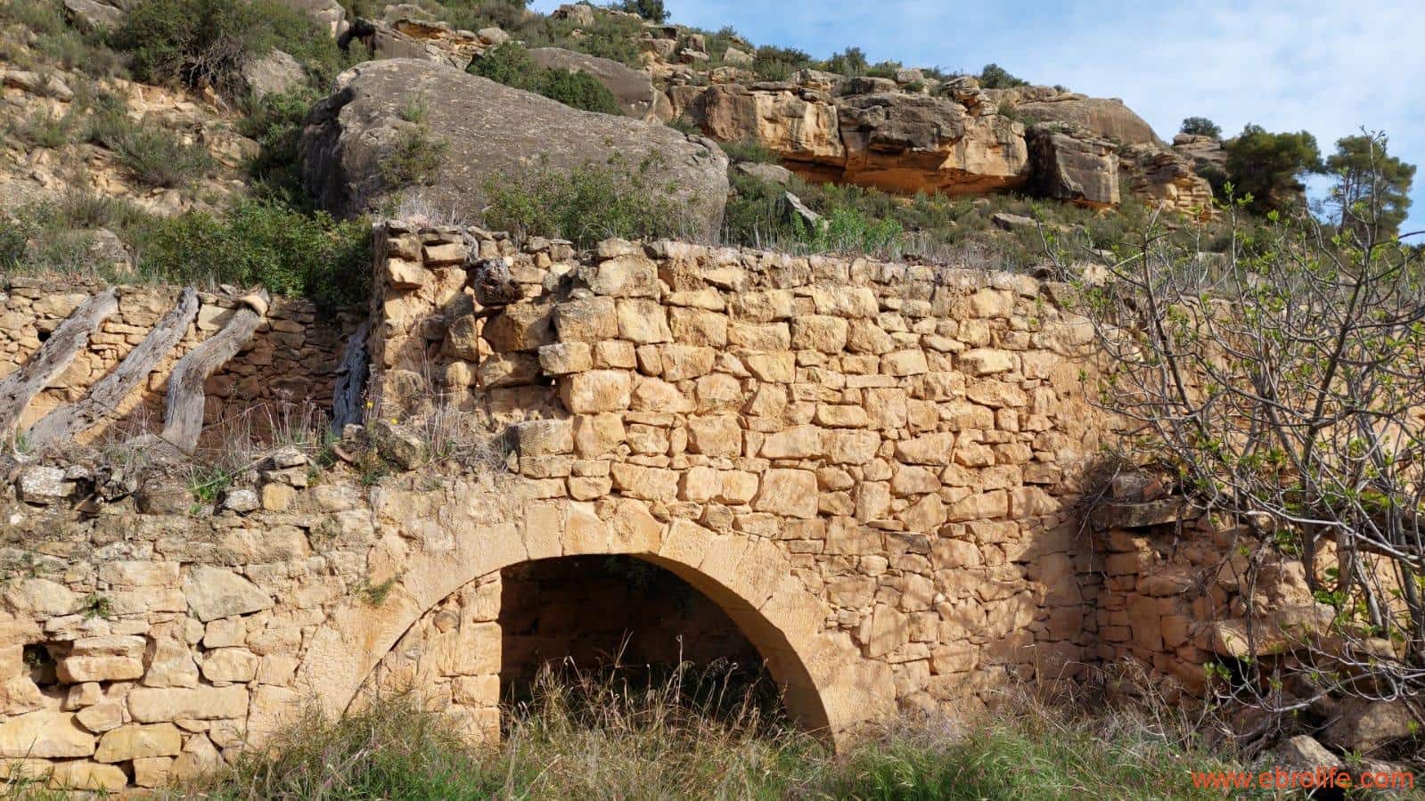 Finca/Landehus til salg i Alcaniz - € 36.000 (Ref: 7744517)