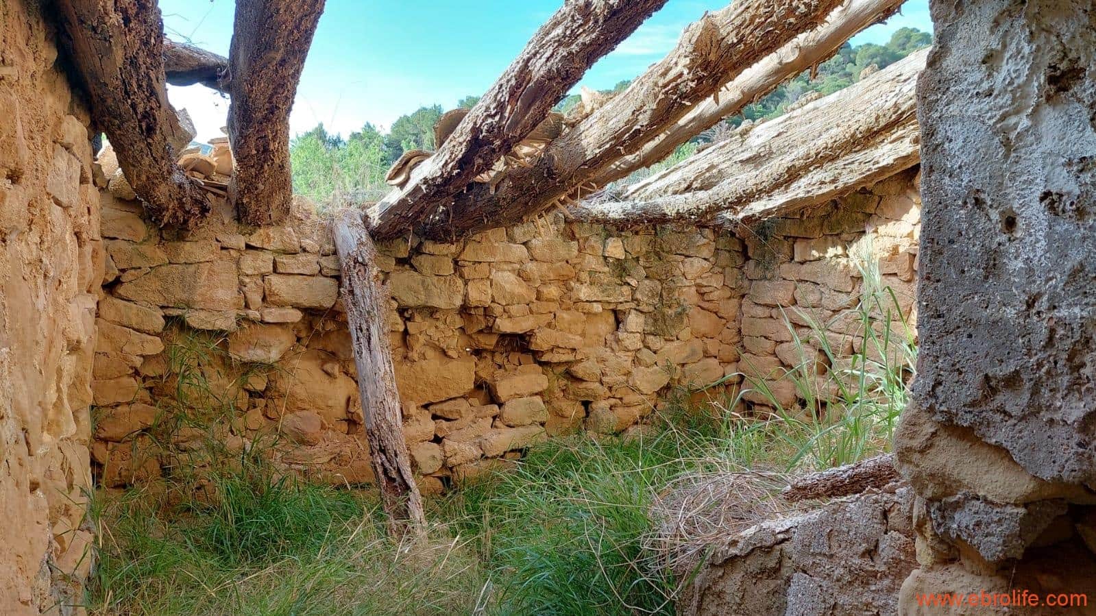 Finca/Landehus til salg i Alcaniz - € 36.000 (Ref: 7744517)