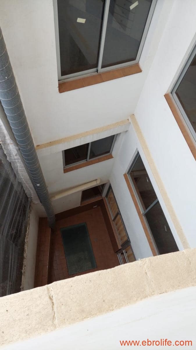 6 soveværelse Byhus til salg i Caspe med garage - € 90.000 (Ref: 8399773)