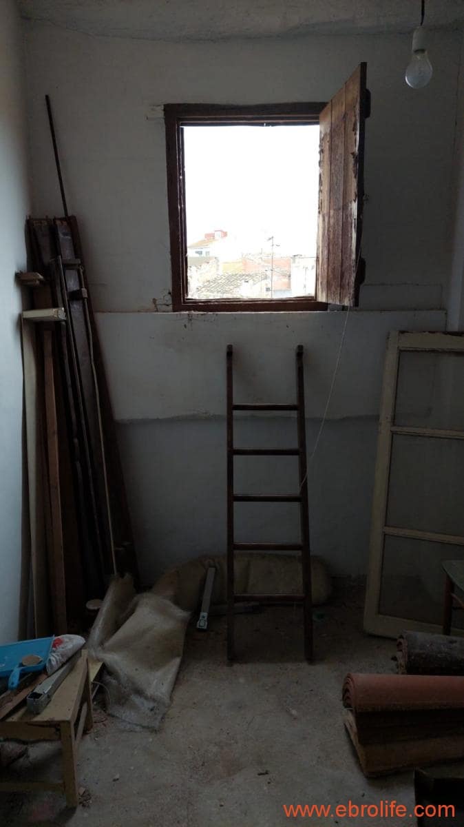 6 soveværelse Byhus til salg i Caspe med garage - € 90.000 (Ref: 8399773)