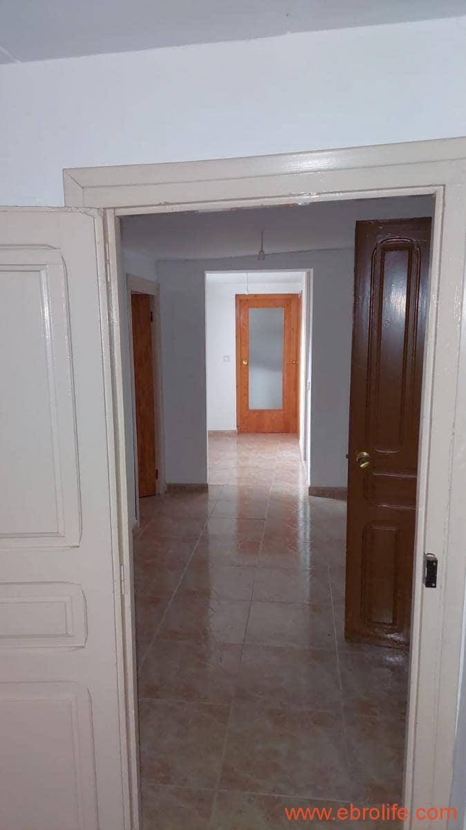 6 soveværelse Byhus til salg i Caspe med garage - € 90.000 (Ref: 8399773)