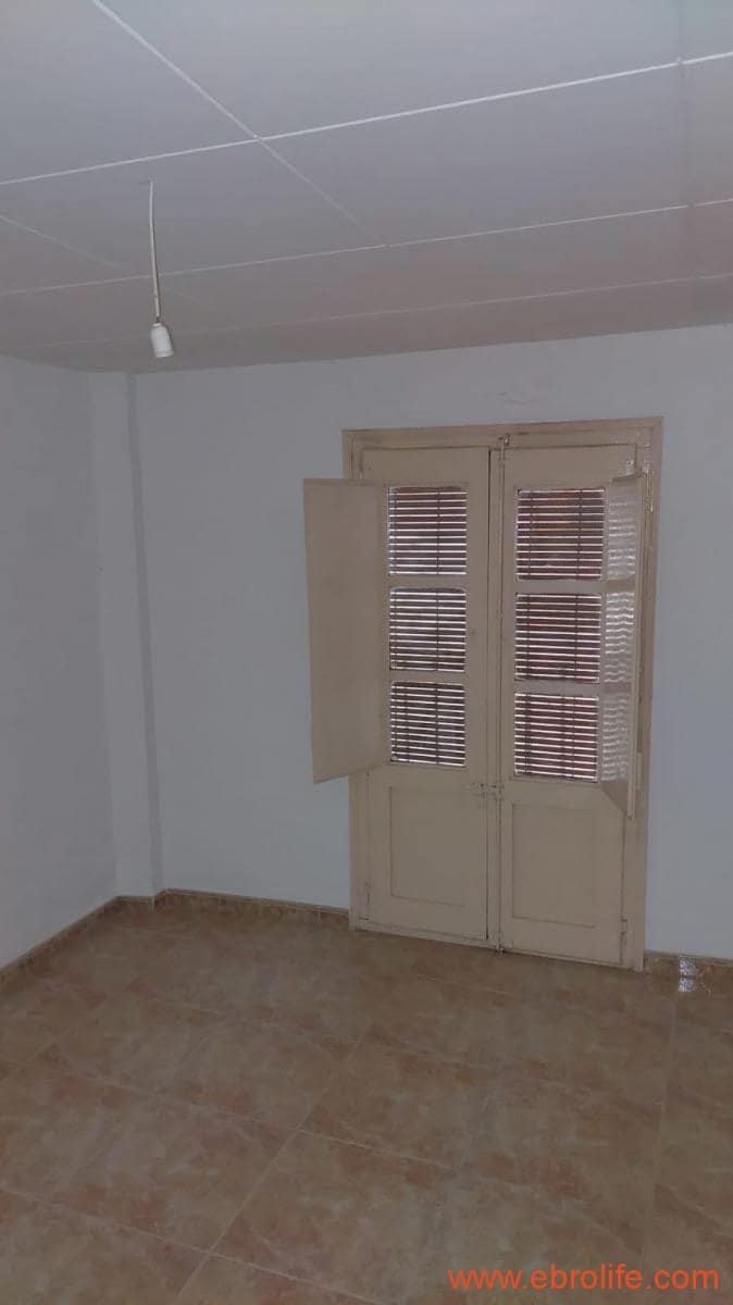 6 soveværelse Byhus til salg i Caspe med garage - € 90.000 (Ref: 8399773)