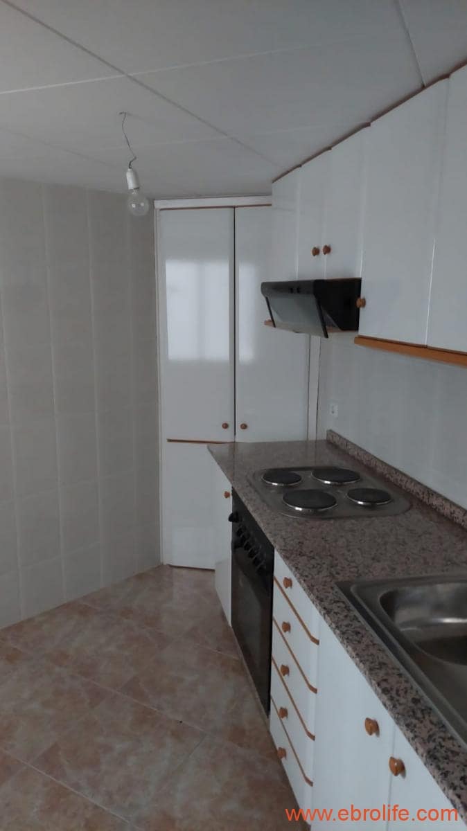 6 soveværelse Byhus til salg i Caspe med garage - € 90.000 (Ref: 8399773)