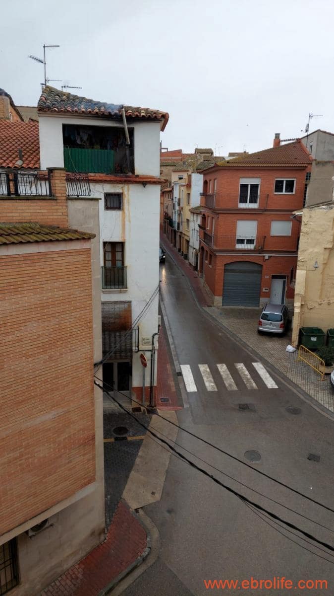 6 soveværelse Byhus til salg i Caspe med garage - € 90.000 (Ref: 8399773)