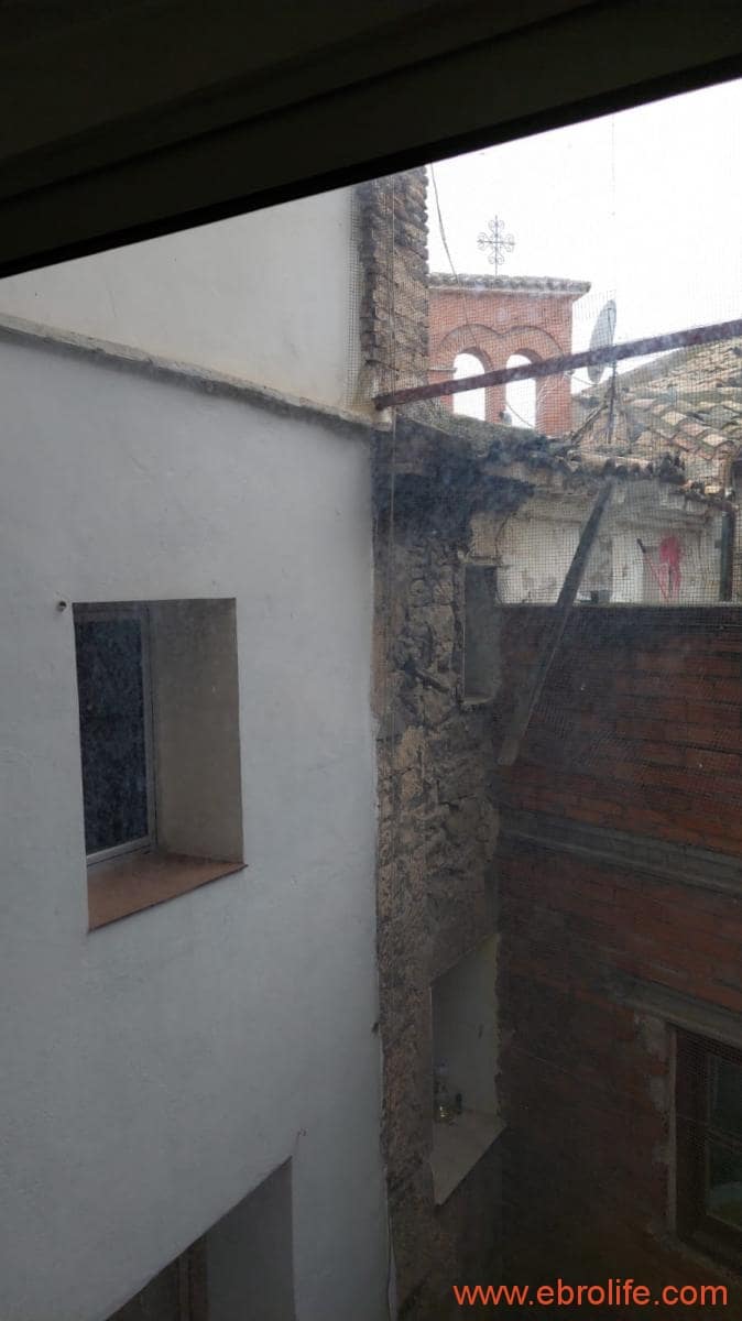 6 soveværelse Byhus til salg i Caspe med garage - € 90.000 (Ref: 8399773)