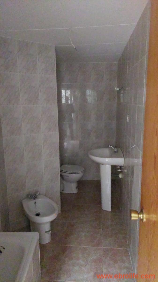 6 soveværelse Byhus til salg i Caspe med garage - € 90.000 (Ref: 8399773)