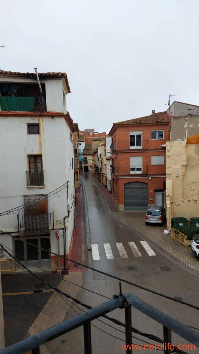 6 soveværelse Byhus til salg i Caspe med garage - € 90.000 (Ref: 8399773)