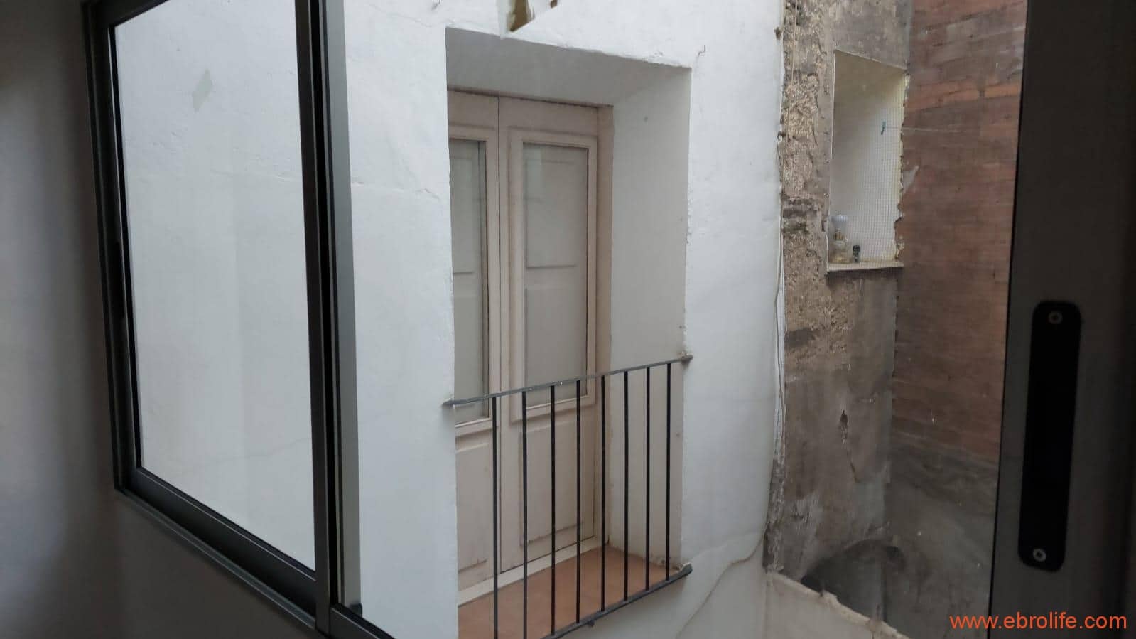 6 soveværelse Byhus til salg i Caspe med garage - € 90.000 (Ref: 8399773)